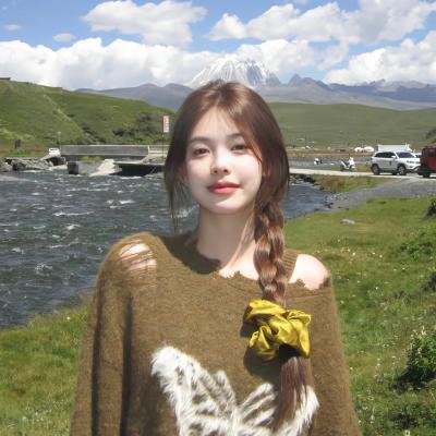 娇憨女郎
